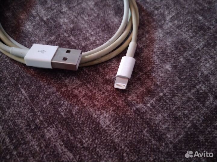 Кабель для зарядки iPhone