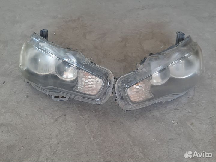 Фары на Митсубиси Лансер 10