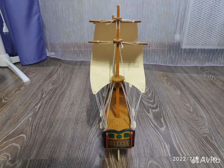 Модель корабля парусника 