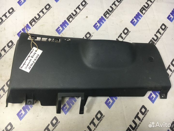 Накладка торпедо левая Инфинити QX56