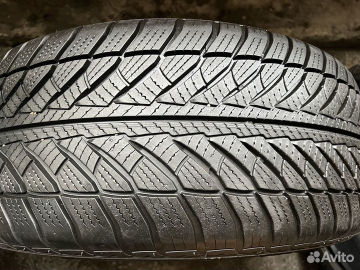 Goodyear UltraGrip 255/50 R19