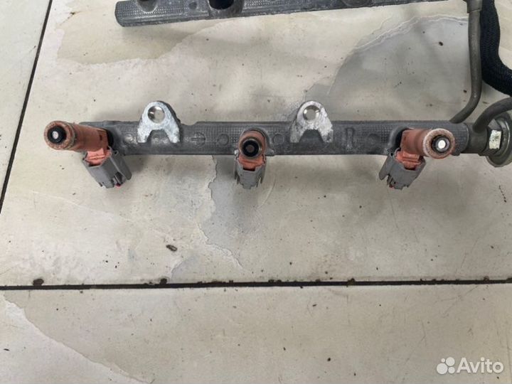 Рампа топливная Lexus Rx400H XU30 3.3 (3MZ-FE)