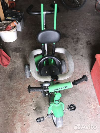 Детский велосипед трехколесный с ручкой