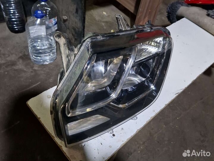 Левая фара рено дастер 2