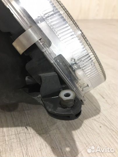 Фара ксеноновая передняя левая Mercedes Benz E250