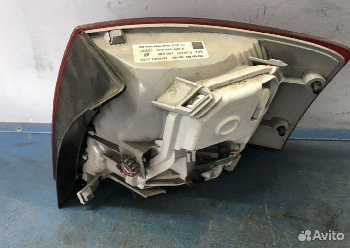 Фонарь левый Audi A4 B7