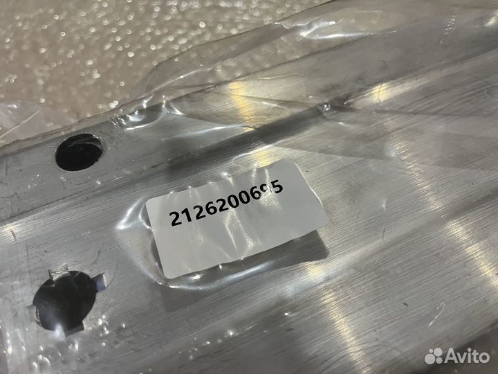 Правое крепление домик усилителя Mercedes W205