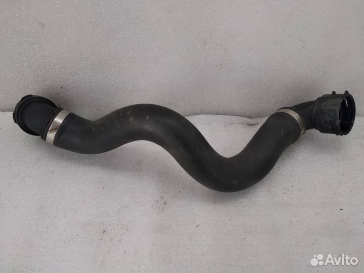 Патрубок охлаждения Mercedes-Benz E-Класс