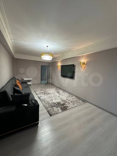 2-к. квартира, 90 м², 9/10 эт.