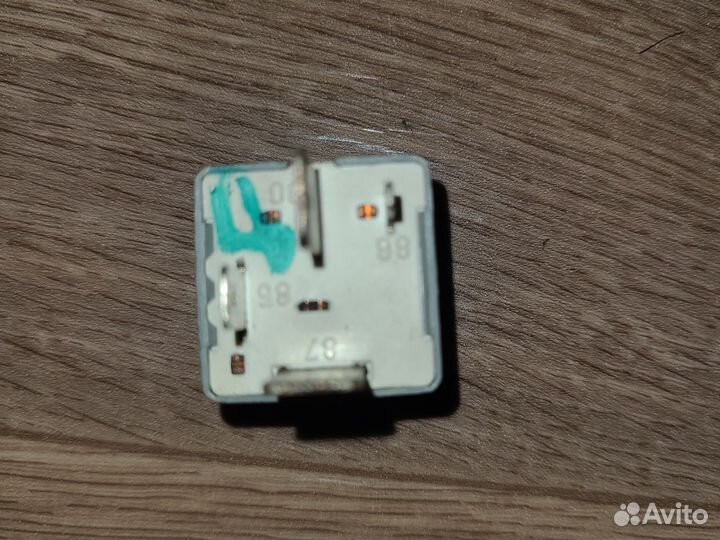 Реле топливного насоса Seat Volkswagen