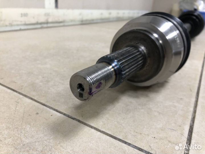 Привод правый передний Mitsubishi Outlander