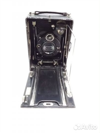 Старинный фотоаппарат