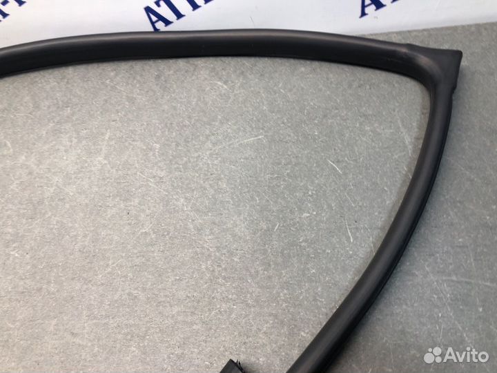 Уплотнитель проема двери передний левый Hyundai