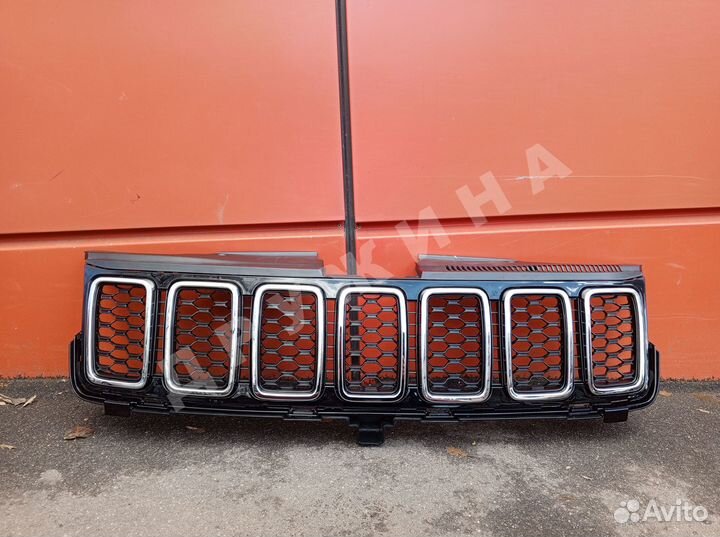 Решетка радиатора Jeep Grand Cherokee WK2 17-22