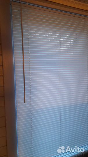 Жалюзи горизонтальные пластик