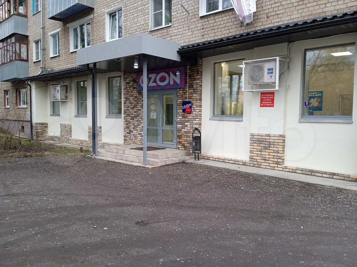 Продам 1 этаж, 1 линия, помещение 173.4 м²