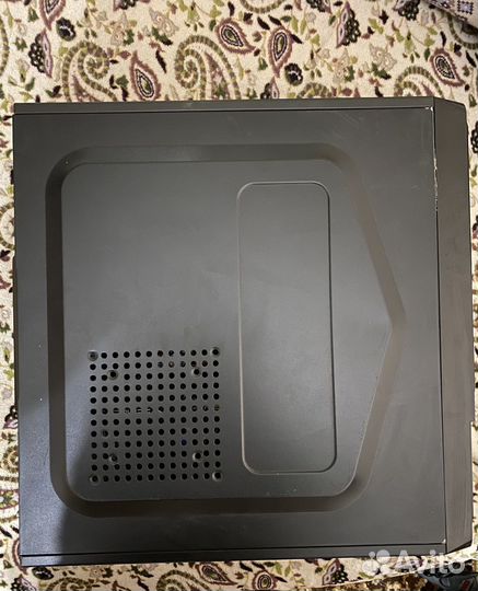 Игровой системный блок с монитором