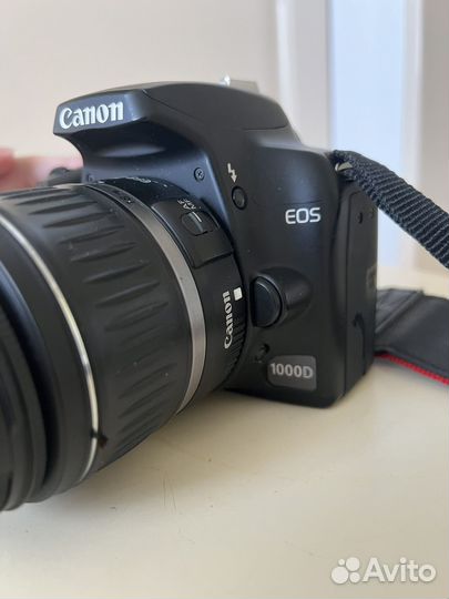 Зеркальный фотоаппарат Canon 1000d