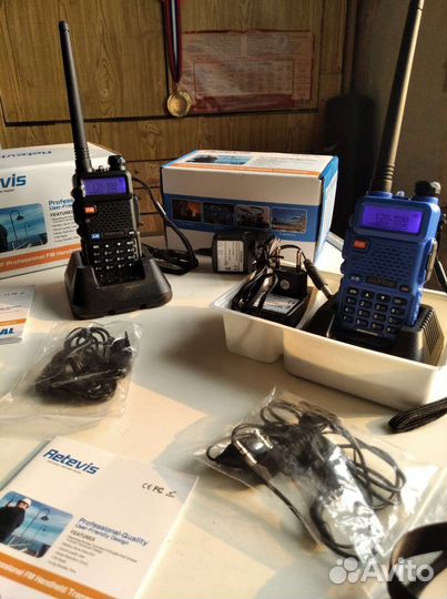 2 комплекта радиостанций 