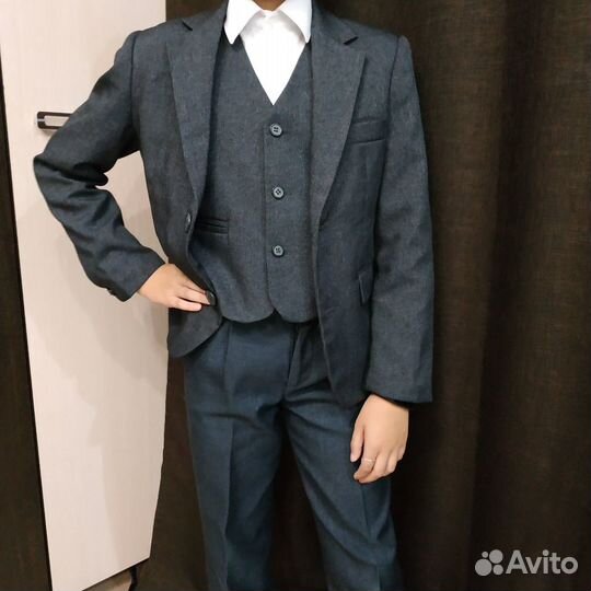 Пиджак и жилет на мальчика в школу