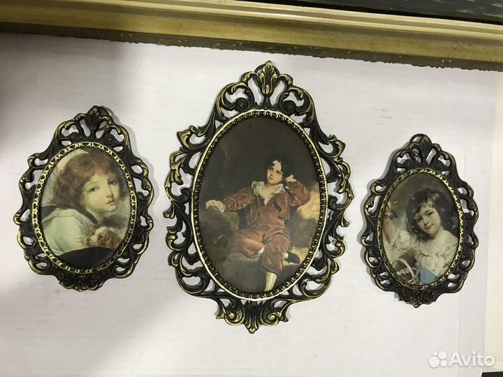 Шелкография в бронзовой раме