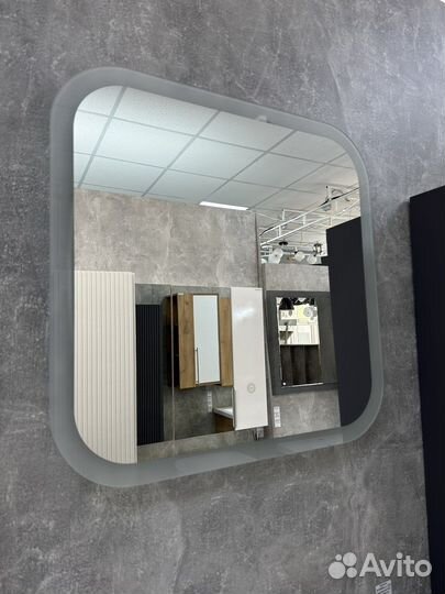 Зеркало с подсветкой для ванной