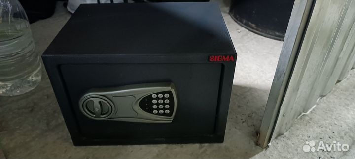 Сейф маленький