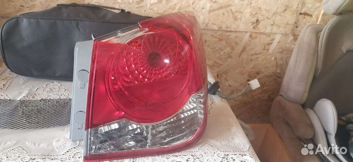 Фонарь задний на shevrolet cruze