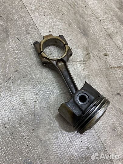 Поршень с шатуном Chery Amulet (A15)