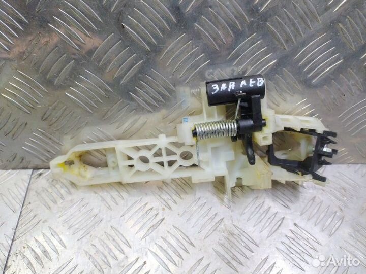 Кронштейн ручки двери задний левый Genesis G80