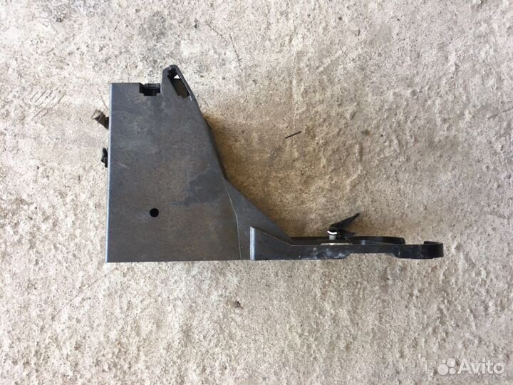 Кронштейн кулисы Audi A3 8P (3586)