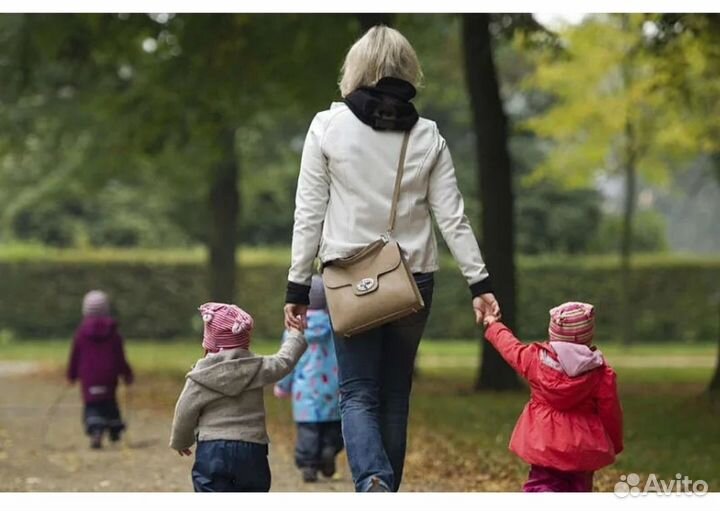 Сопровождающая няня для ребенка