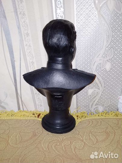 Бюст Сталина каслинское