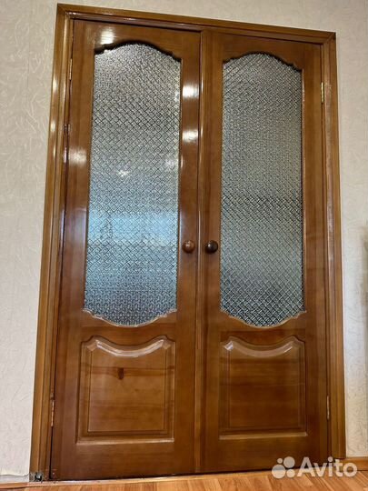 Дверь межкомнатная со стеклом двухстворчатая