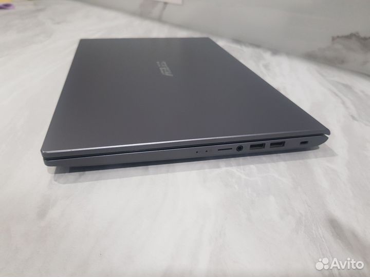Тонкий стильный Asus на SSD 256GB 8GB озу