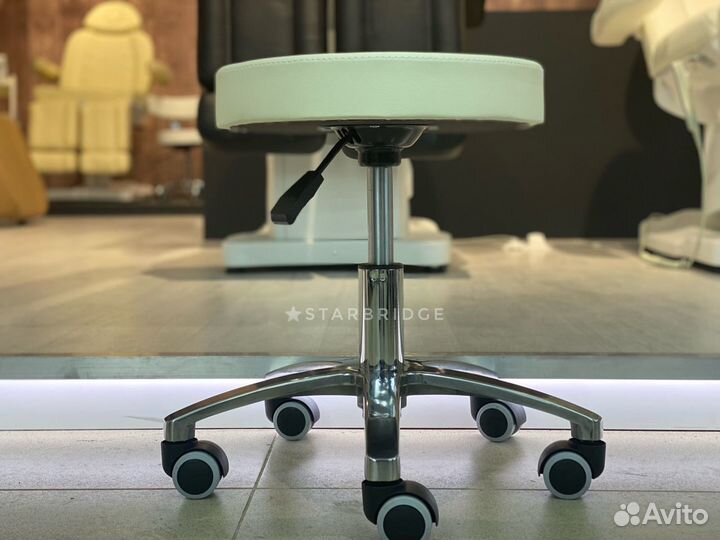 Стул мастера педикюра ультранизкий
