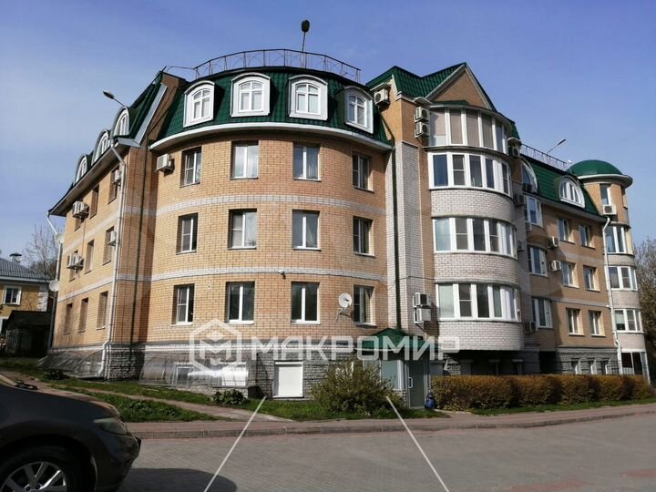 4-к. квартира, 130 м², 2/4 эт.