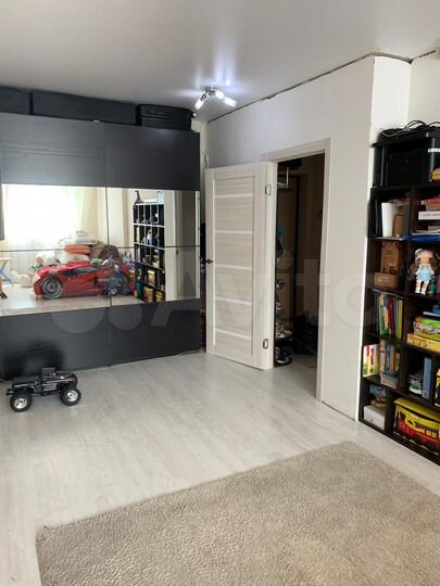 1-к. квартира, 42 м², 1/17 эт.