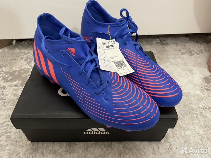 Футбольные бутсы adidas predator