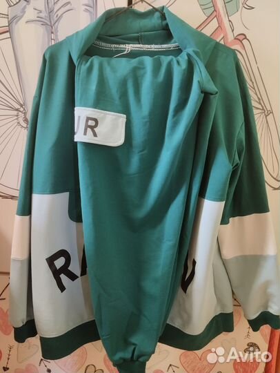 Спортивный костюм женский