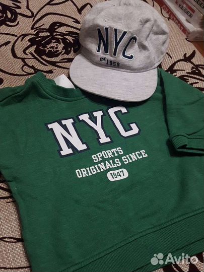 Продам комплект на мальчика кепка и толстовка