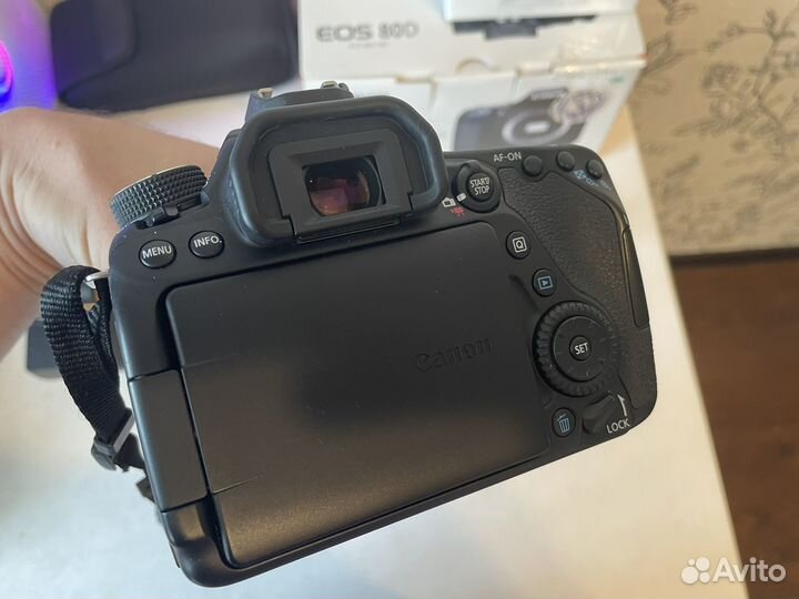 Зеркальный фотоаппарат, комплект