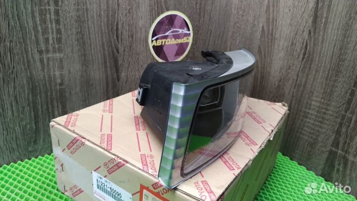 Фара противотуманная левая Lexus GX470