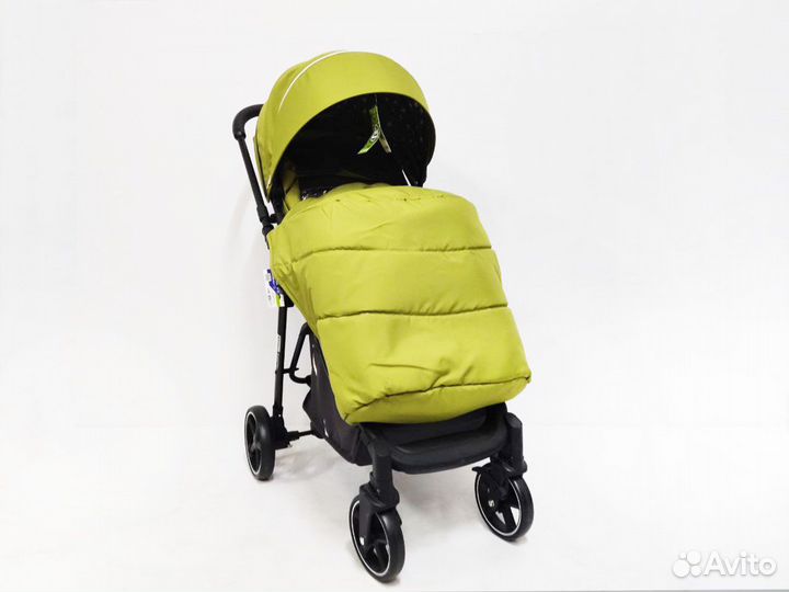 Коляска Luxmom 3102 с перекидной ручкой
