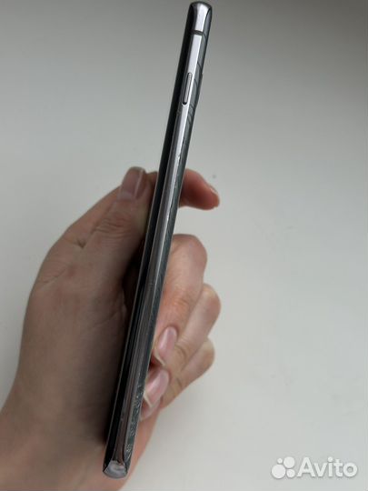Samsung Galaxy S10, 8/128 ГБ