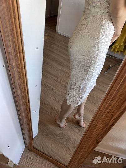 Платье белое кружевное роскошное