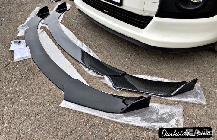 Сплиттер накладка на бампер чёрный глянец