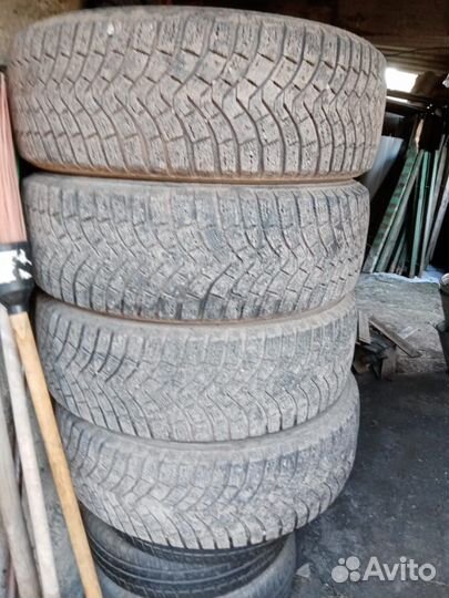 Michelin 4X4 A/T 225/60 R18