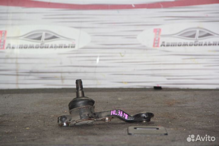 Шаровая перед лево c Toyota Crown JZS171 1JZ-FSE