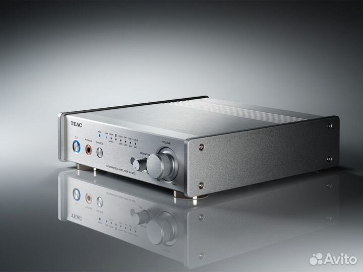 Интегрированный усилитель Teac AI-303 Silver
